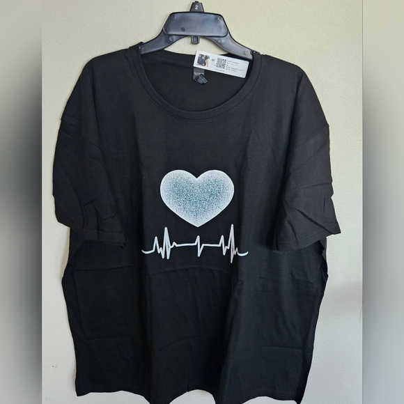 Unk Tops - NEW! Black T-Shirt with Heartbeat Design